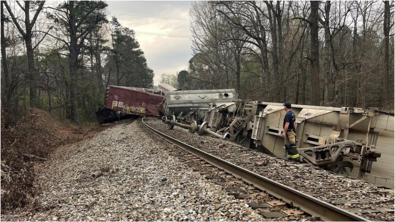 Nuevo descarrilamiento de un tren ahora en Alabama, EUA