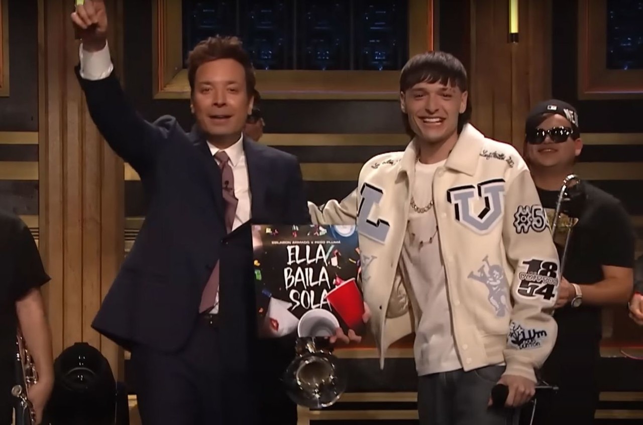 ¡histórico Peso Pluma En The Tonight Show Con Jimmy Fallon 