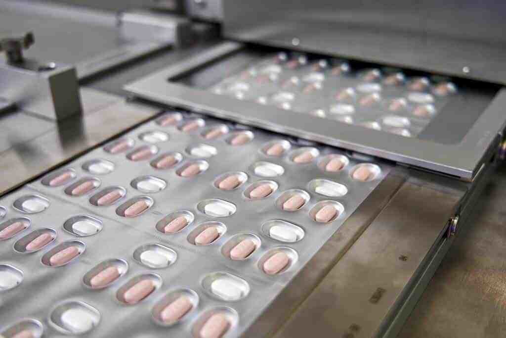 Pide Pfizer a EU autorizar píldora antiCOVID