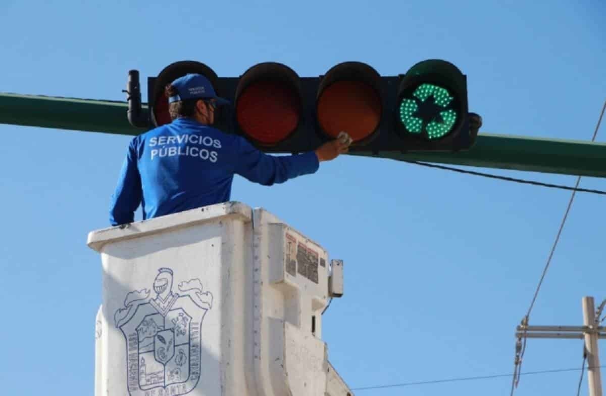 Concientizan con semáforos al reciclaje en Santa Catarina