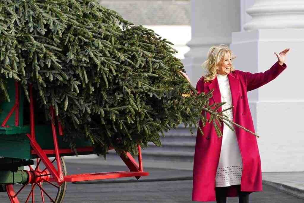Inician los Biden temporada navideña