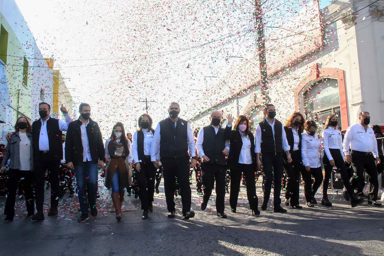 Apodaca festeja desfile 111 aniversario de la Revolución Mexicana