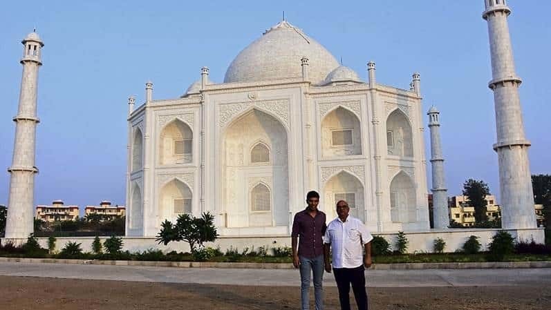Construye copia del Taj Mahal en señal de amor a su esposa