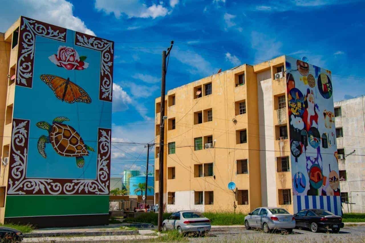 Plasman artistas plásticos monumentales murales en edificios de Matamoros
