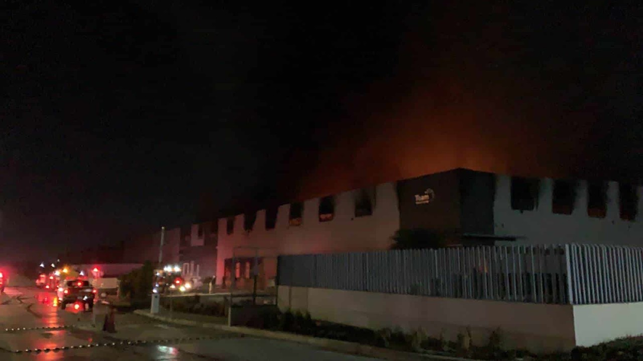 ¡No paran! Otro incendio en bodega moviliza a autoridades en Apodaca