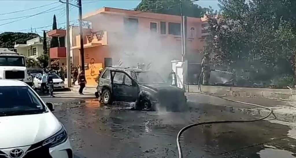 Se incendia vehículo en centro de Madero; suman 4 en el mes