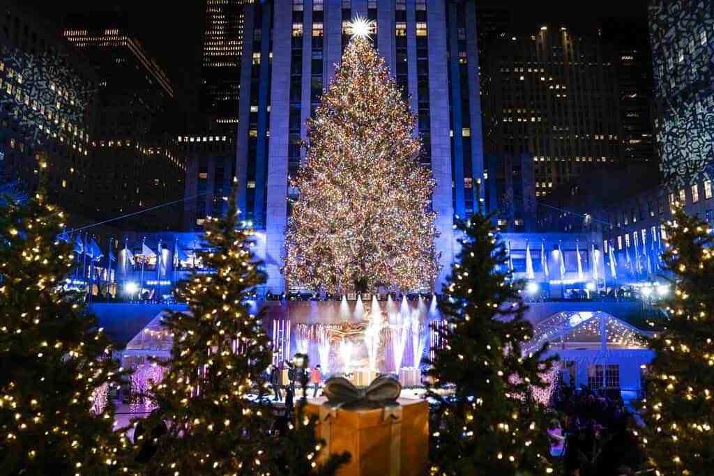 VIDEO: Encienden la navidad en el Rockefeller Center