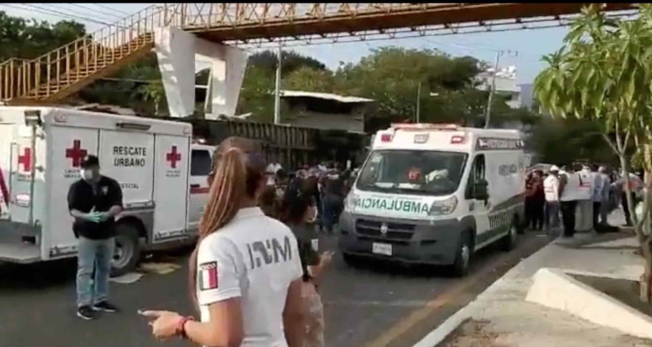 Mueren 49 migrantes tras accidente de tráiler en Chiapas