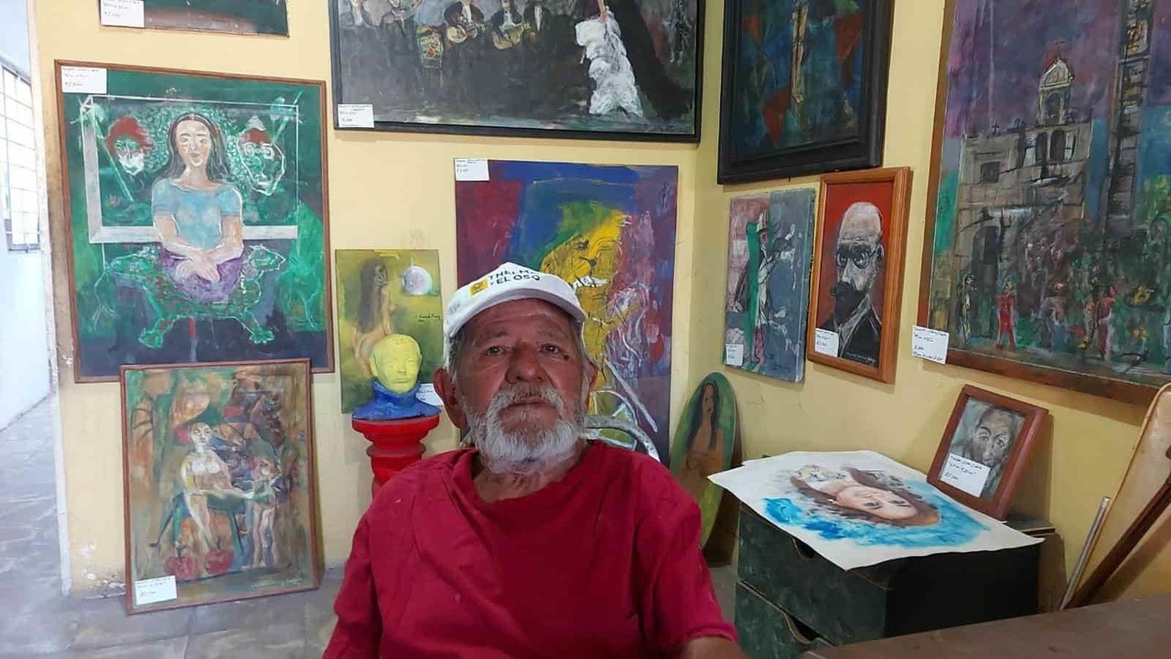 Don Armando, un artista de la tercera edad que busca salir adelante