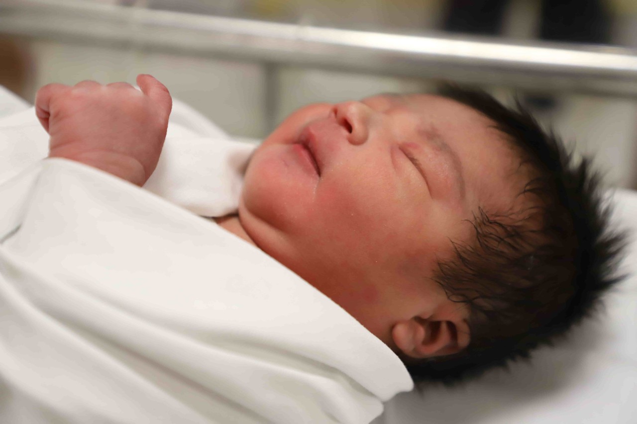 ¡Fue niña ! Nace la primera bebé del 2022 en NL