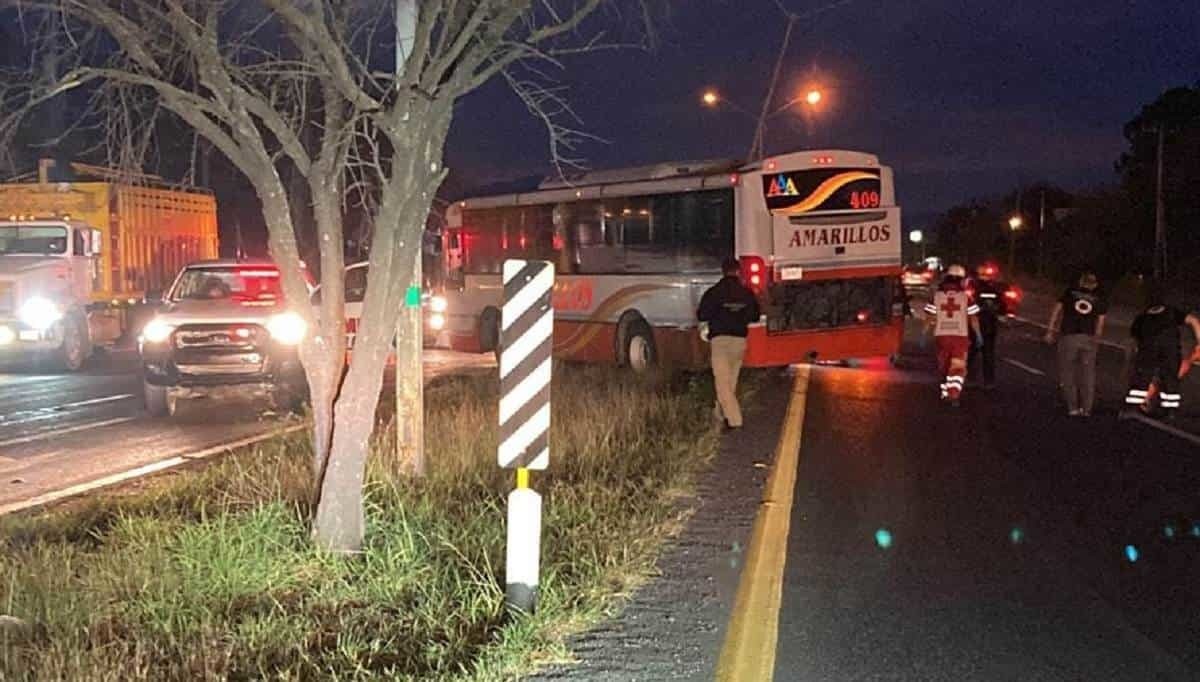 Derrapa autobús en la carretera Nacional