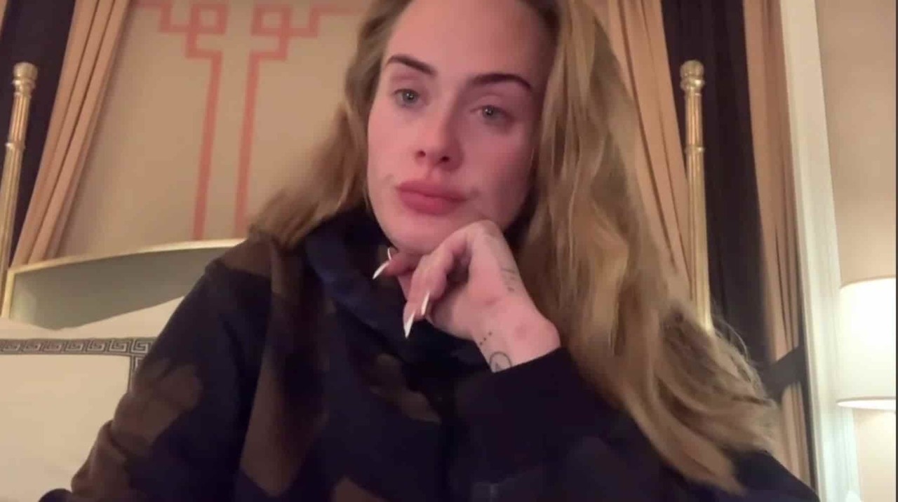 Pospone Adele su residencia en Las Vegas a un día de su arranque