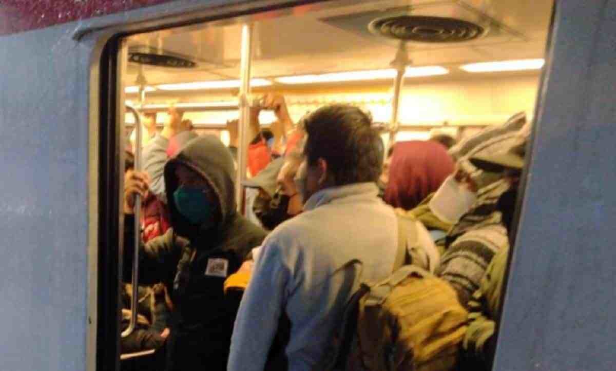 Vuelven las fallas, desalojan vagón en Línea 1 del Metro
