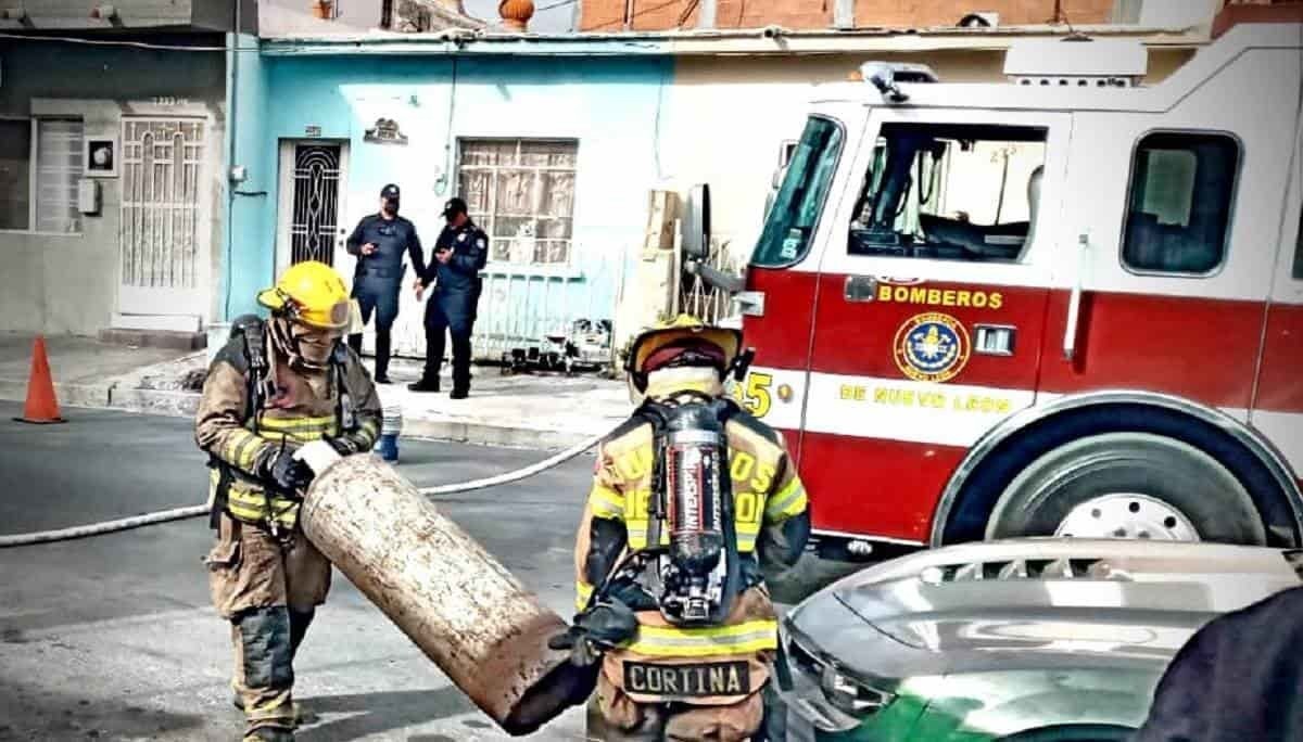 Se incendia puesto de comidas en Monterrey