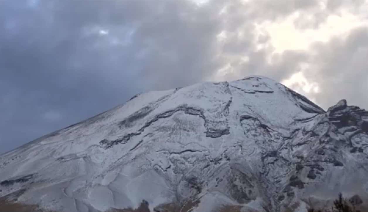 Reportan nevadas en volcanes Cofre de Perote y Pico de Orizaba en Veracruz