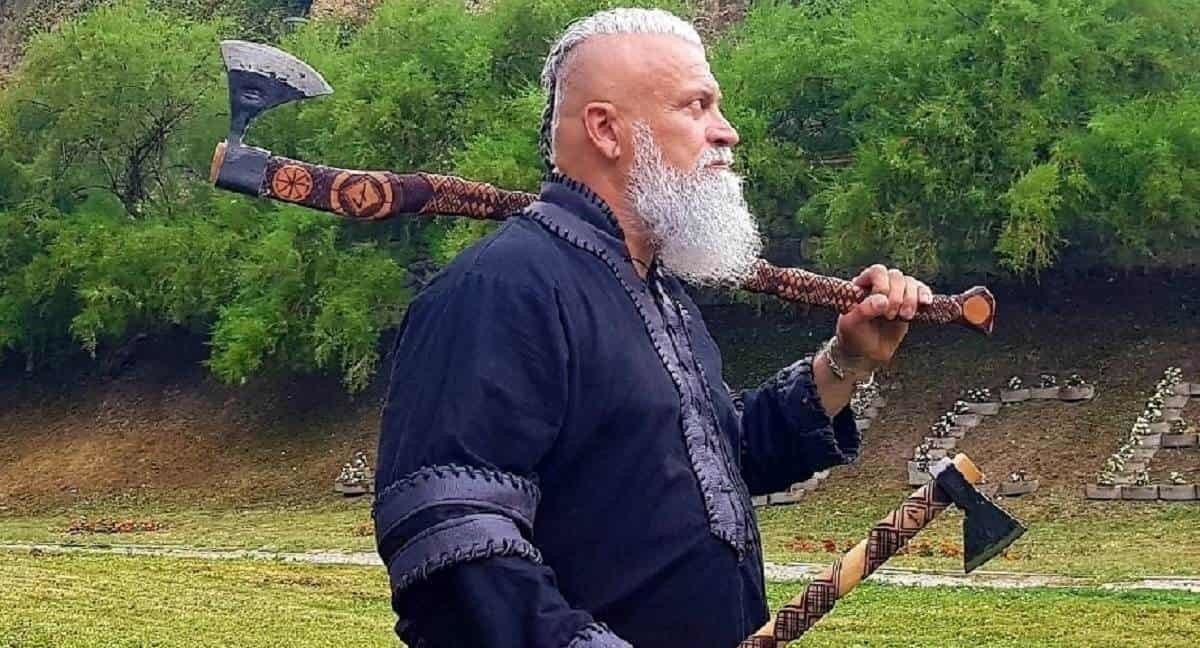 Cambia hombre su vida para volverse 'vikingo'