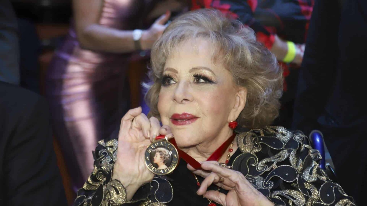 Regresa Silvia Pinal Al Teatro Con Caperucita Roja Posta Nuevo Le N