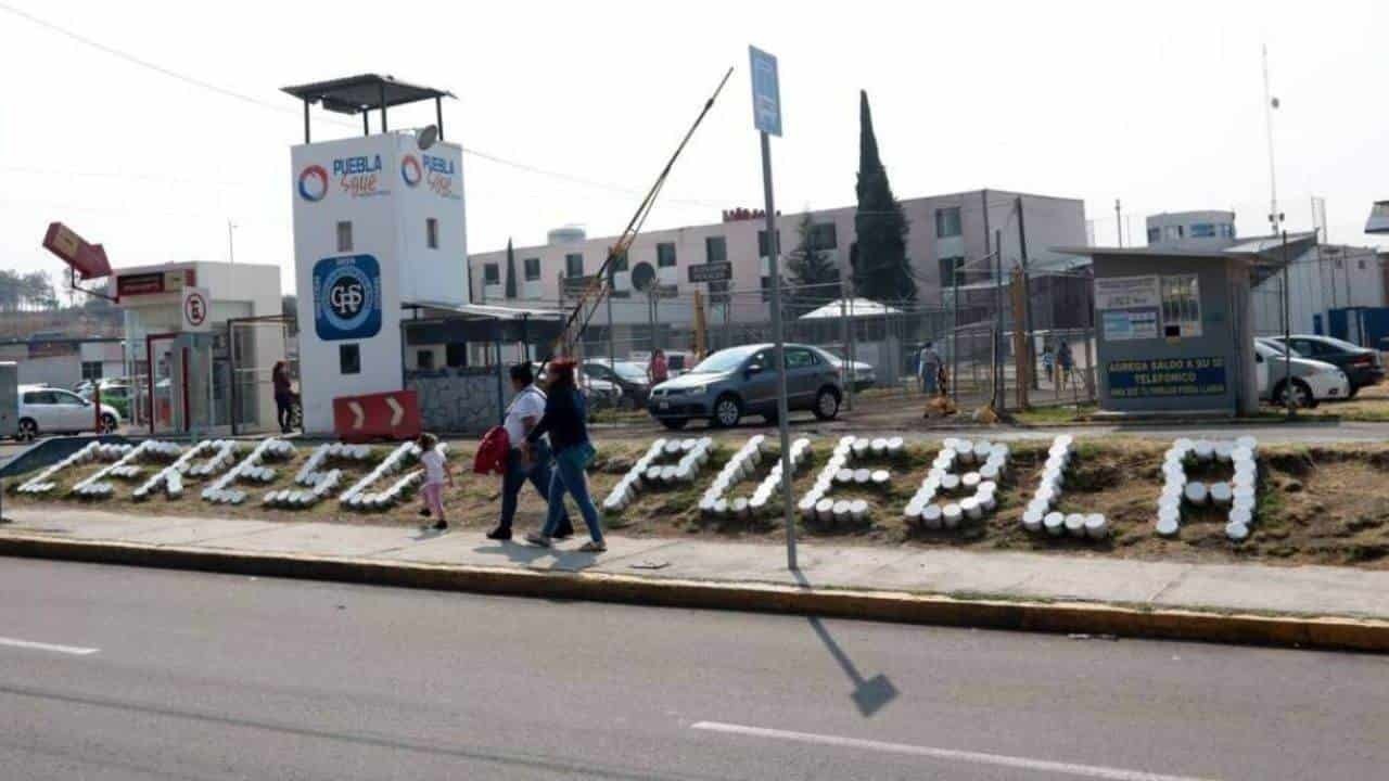 Introducen cuerpo de bebé por control del penal de Puebla, asegura Barbosa