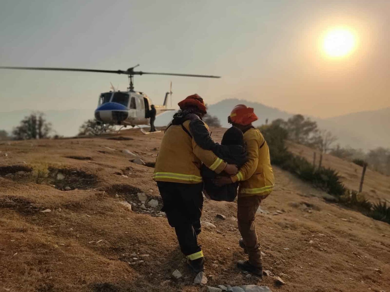 Llevan seis días combatiendo incendio en Sierra de Santiago