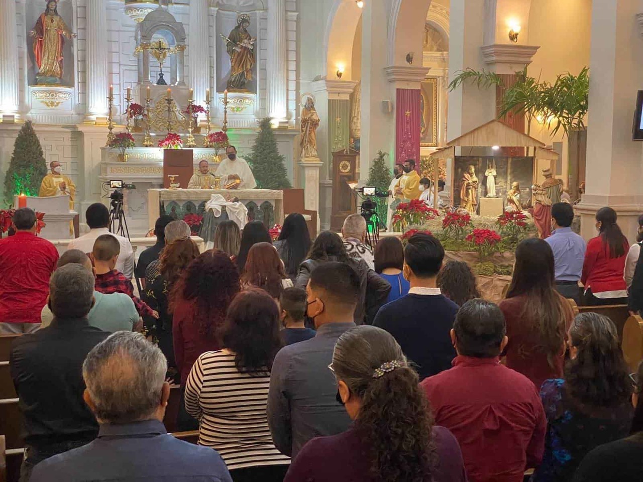 Realizan en iglesias católicas misa por La Paz en Ucrania