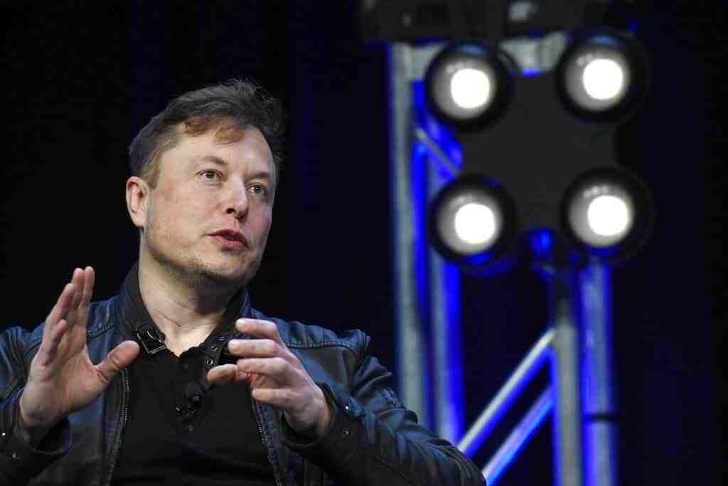 Oficial: Elon Musk compra la red social Twitter