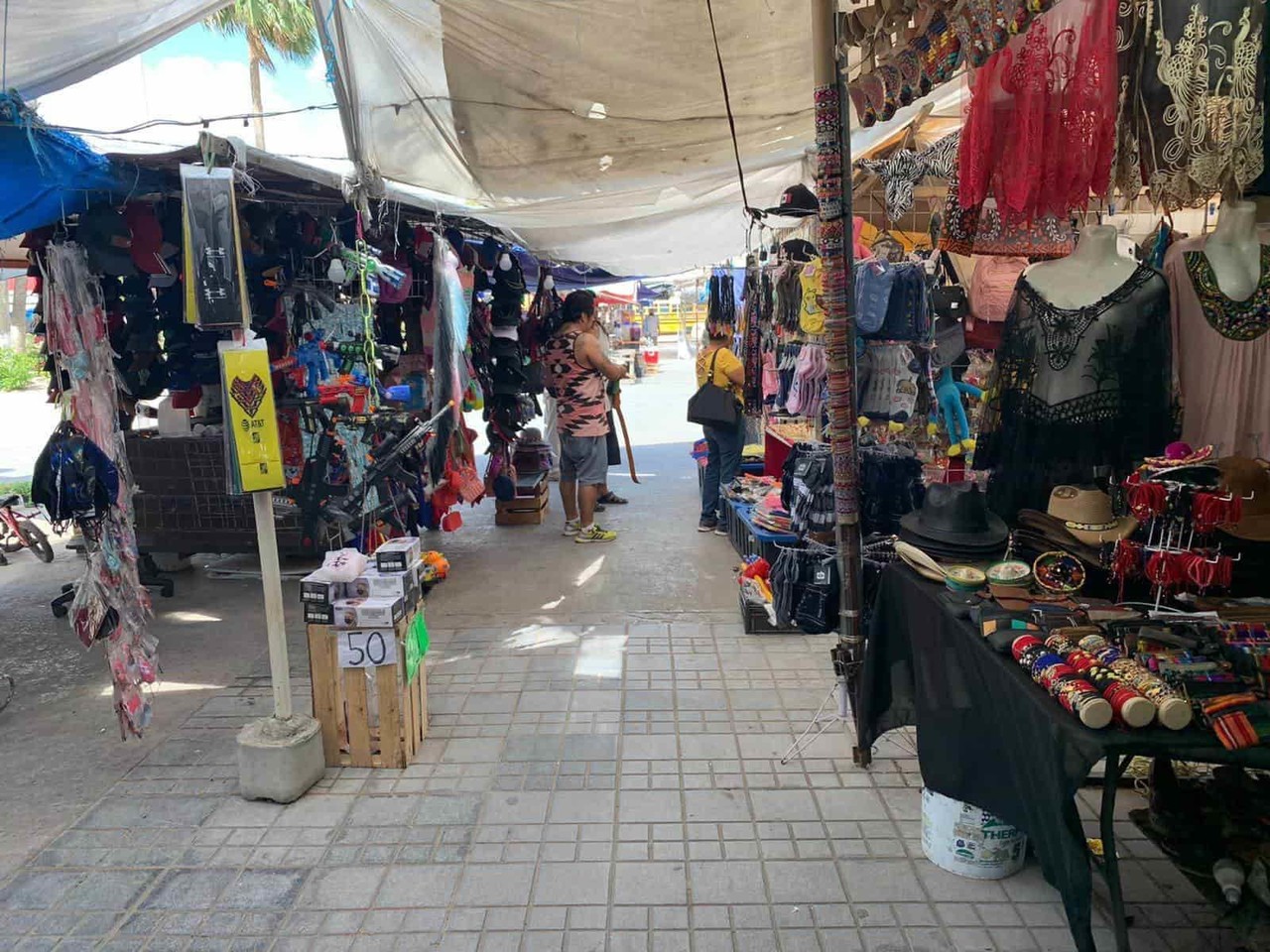 Reportan pocas ventas en la Plaza Allende de Matamoros