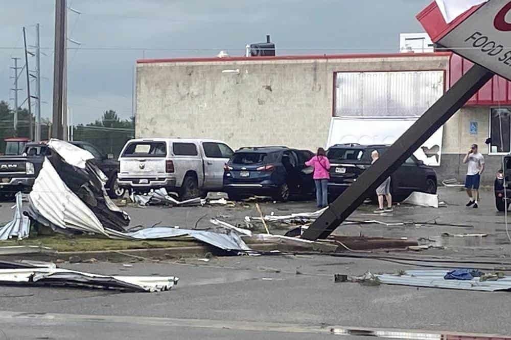 Tornado deja 2 personas muertas y 40 heridas en Michigan