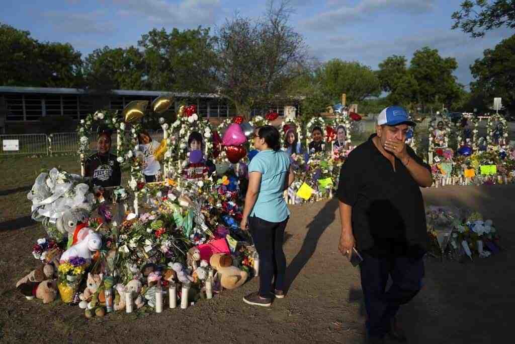 Inician funerales de víctimas de masacre en Texas