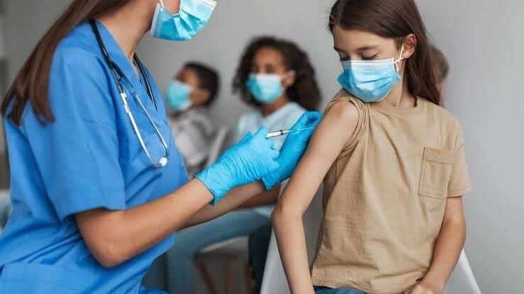 Padres de familia aún rechazan vacuna anticovid para menores