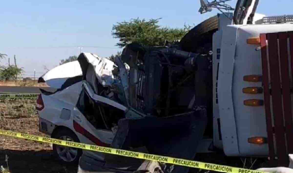 Carreterazo deja 5 muertos en Durango