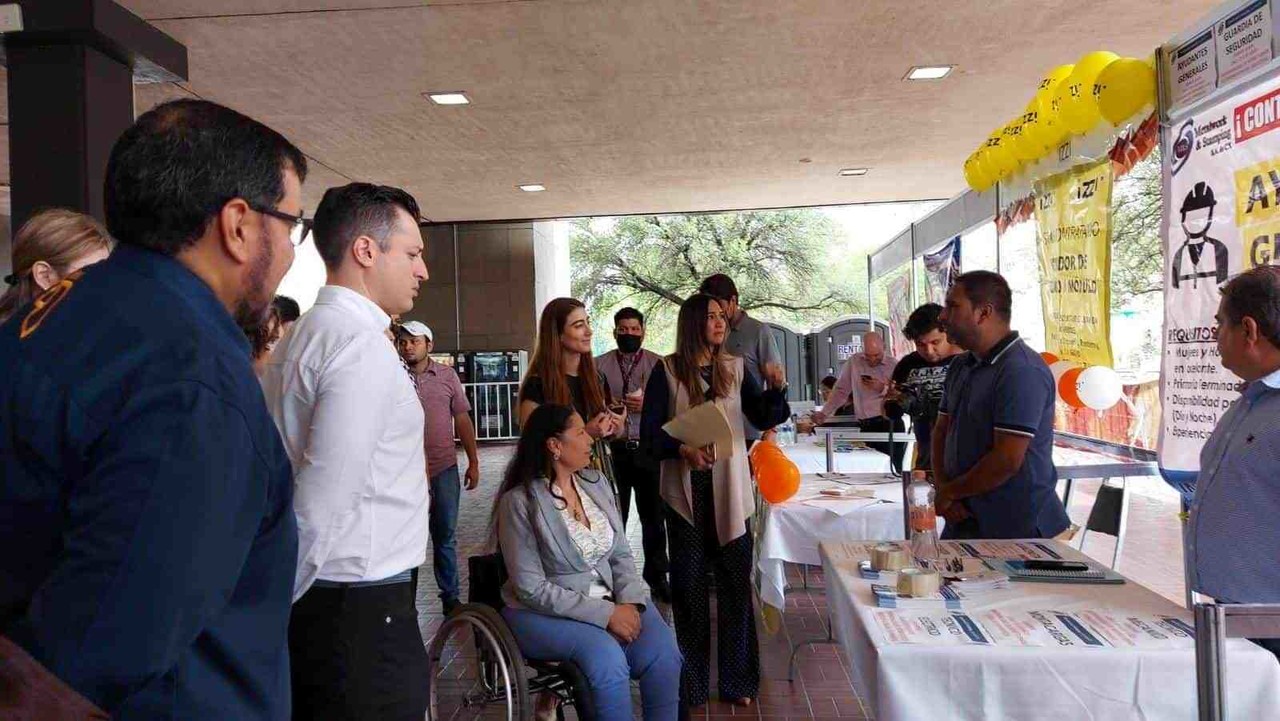 Celebran feria del empleo inclusiva en Monterrey