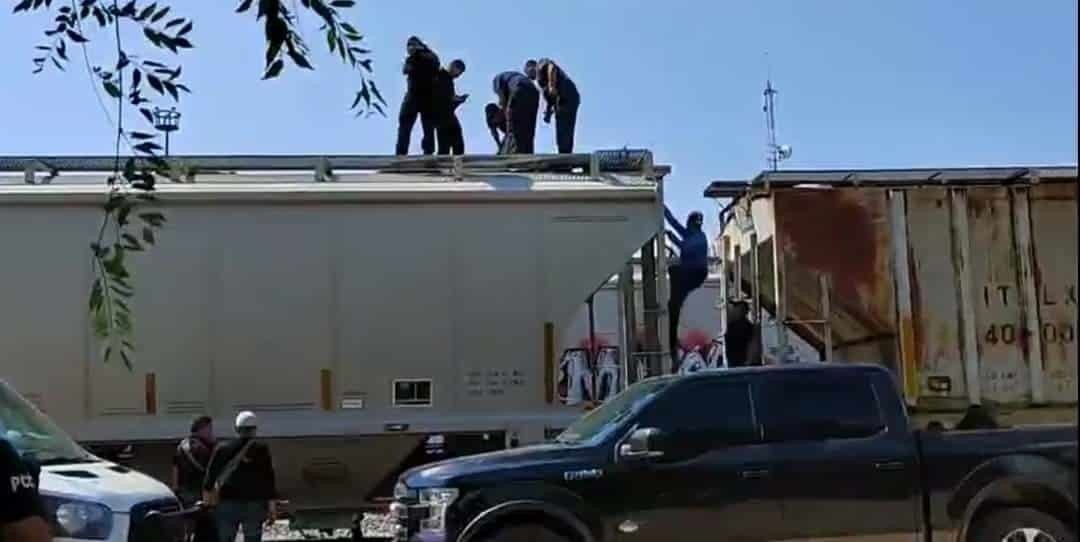 Hallan muertos a 5 extranjeros en vagón del tren en Coahuila