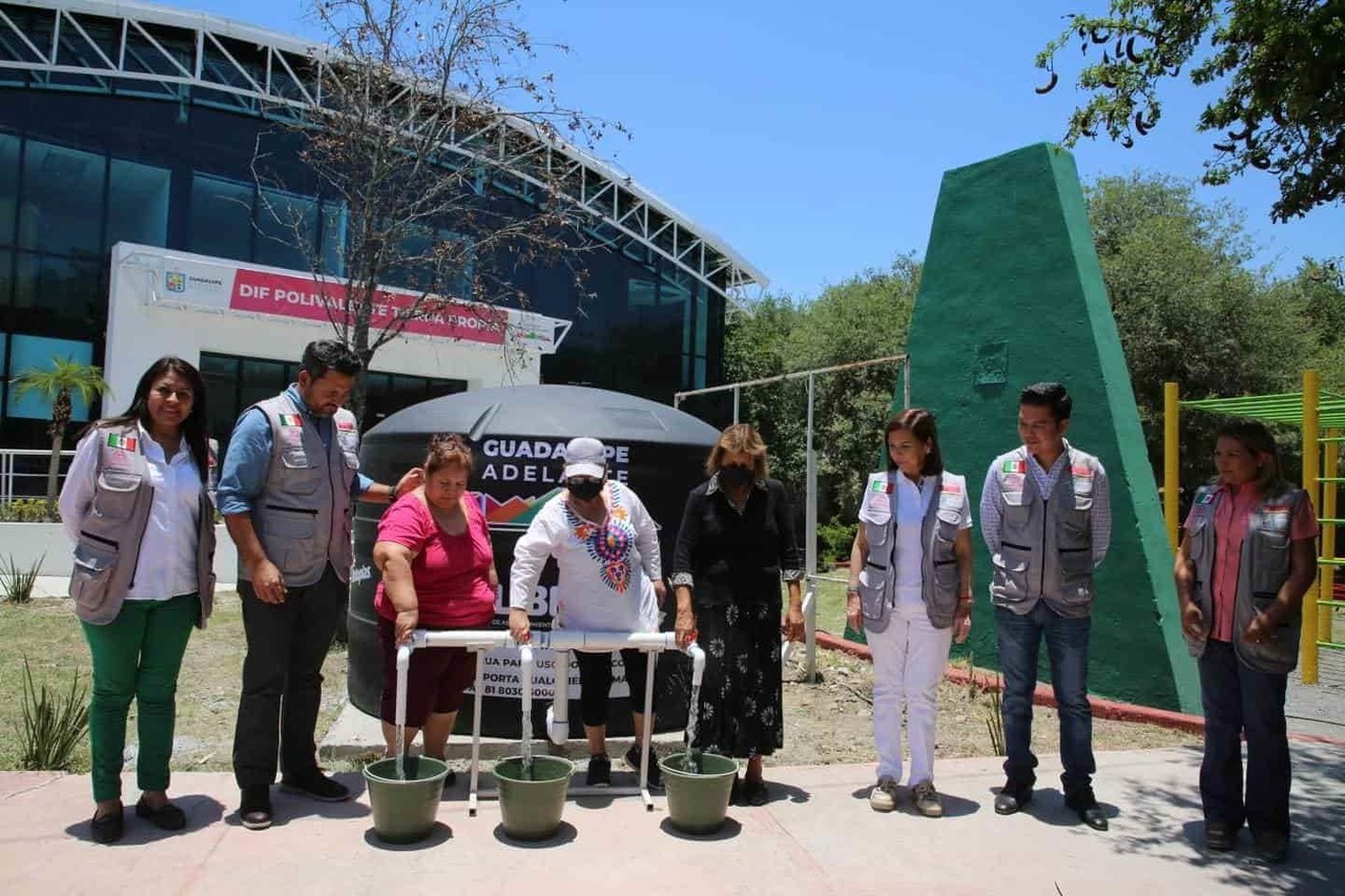 Llevan agua con campaña 'Colibrí' en Guadalupe