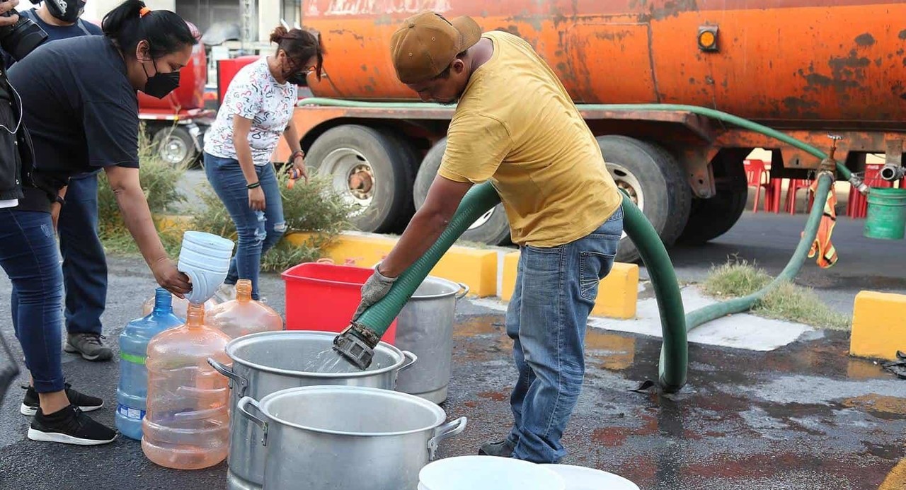 Distribuye Agua y Drenaje servicio de agua con pipas en 14 municipios