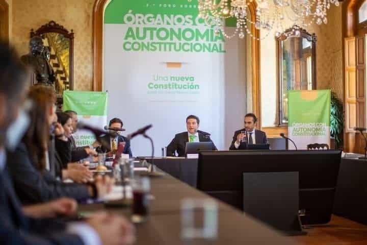 Pide Samuel García autonomía de poderes en nueva Constitución