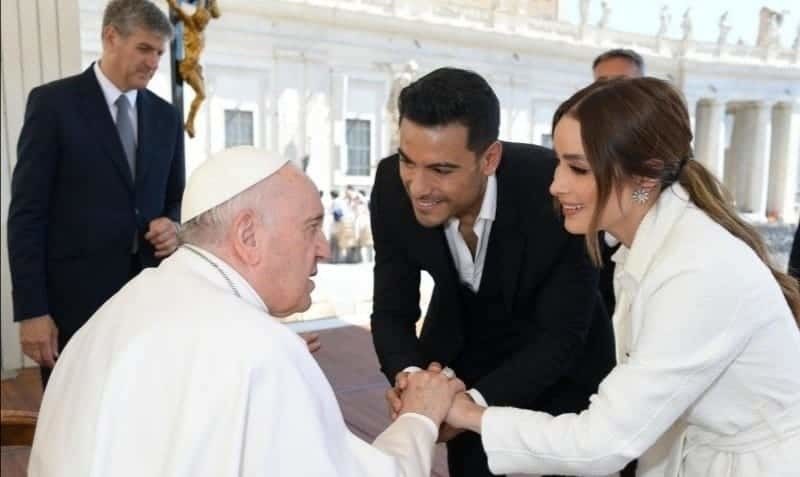 ¿Bendice el Papa Francisco matrimonio de Carlos Rivera y Cynthia Rodríguez?