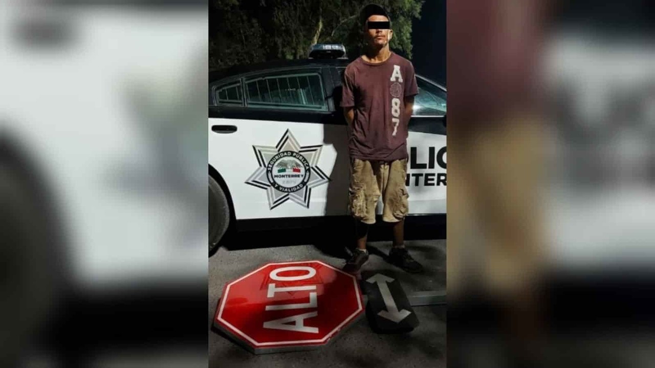 Policías de Monterrey detienen a hombre por robar señalamiento vial