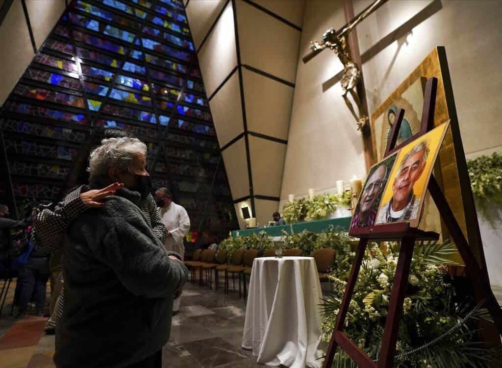 Localizan cuerpos de sacerdotes jesuitas asesinados en Chihuahua
