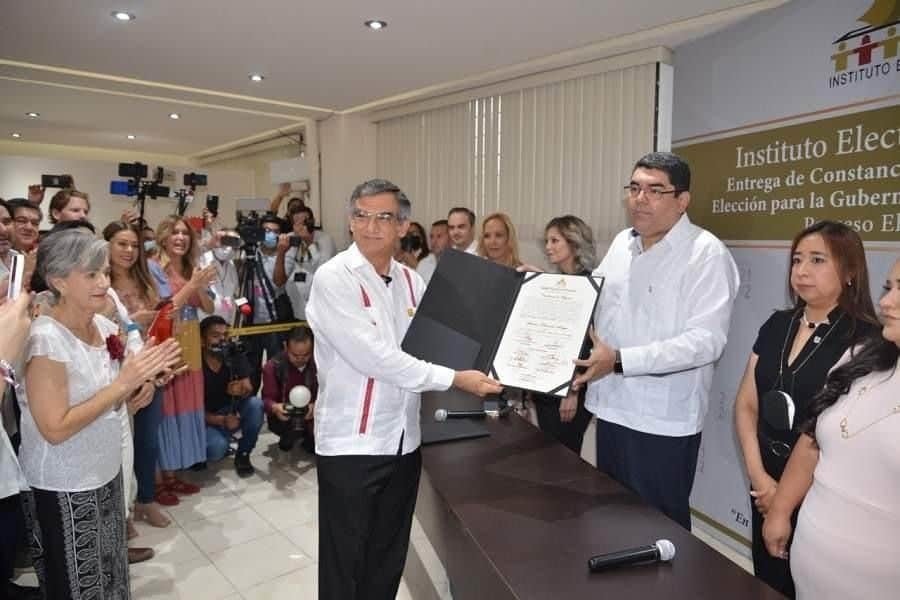 Recibe Américo Villarreal constancia como gobernador electo de Tamaulipas
