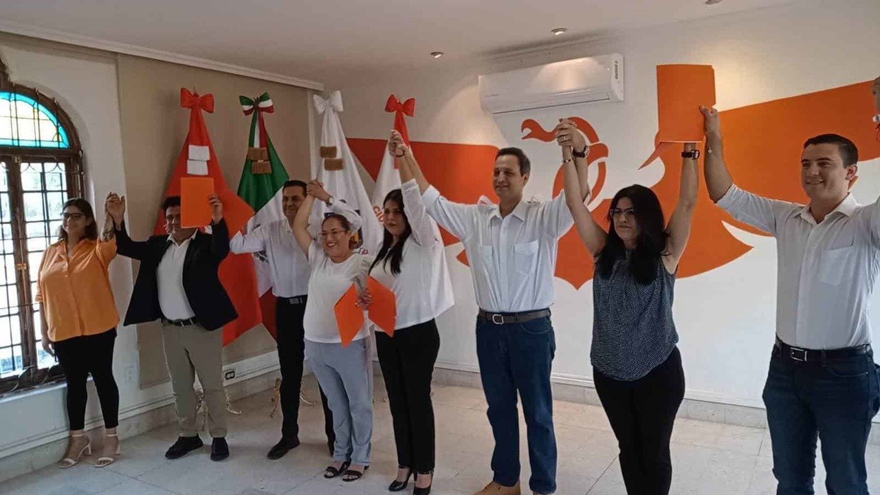 Regidores de Santa Catarina dejan el PAN y se suman a Movimiento Ciudadano