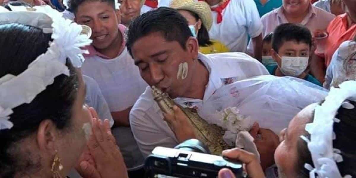 Alcalde de Oaxaca se casa con una lagarta para atraer la abundancia