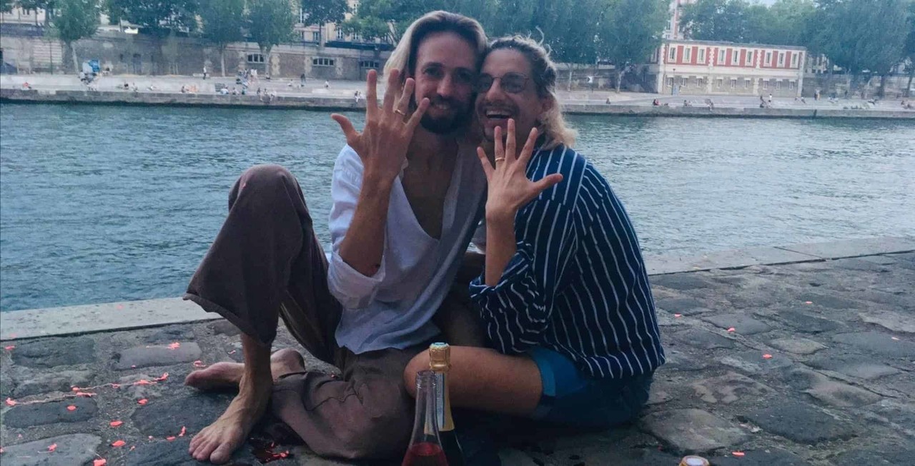 ¡Dijo que sí!: Esteman se comprometió con su novio en París