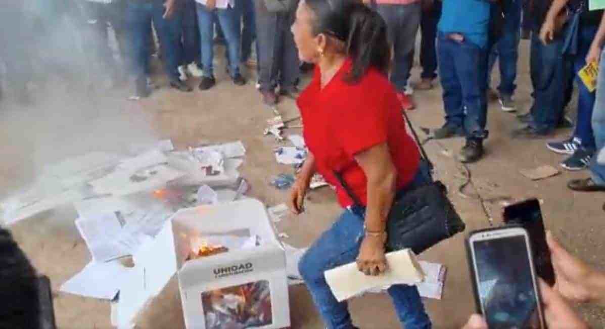 Se registran disturbios, acarreos y quema de urnas en elecciones de Morena