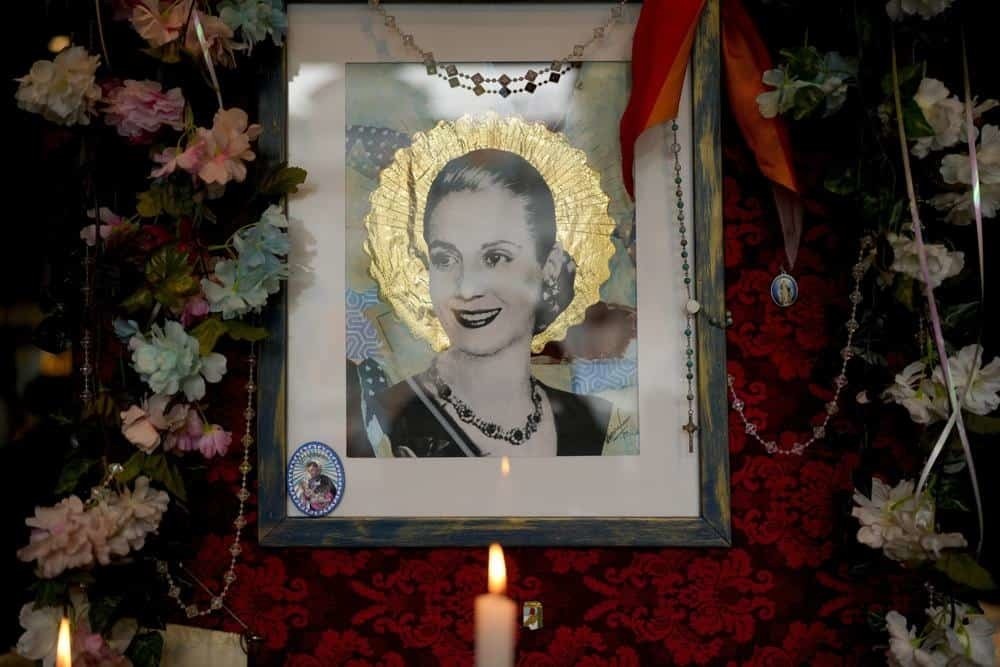 Argentinos conmemoran 70 aniversario de la muerte de Evita Perón