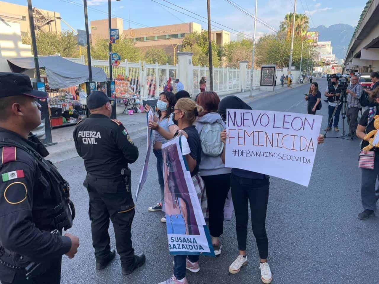 Bloquean Gonzalitos en Monterrey, piden justicia para Debanhi Escobar