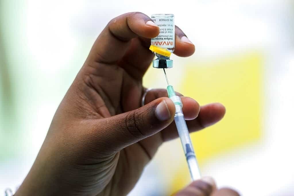 EU distribuirá 800 mil vacunas contra viruela del mono