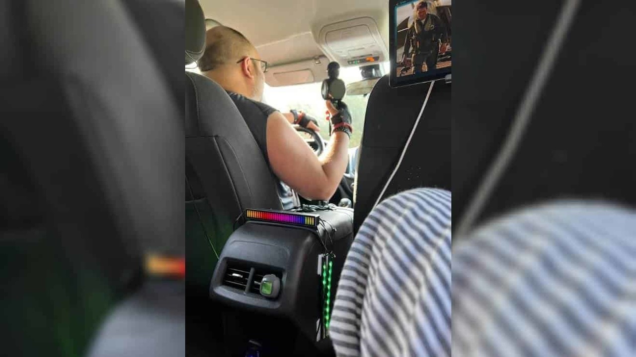 ¡5 estrellas! Conductor de Uber conquista a usuarios con karaoke