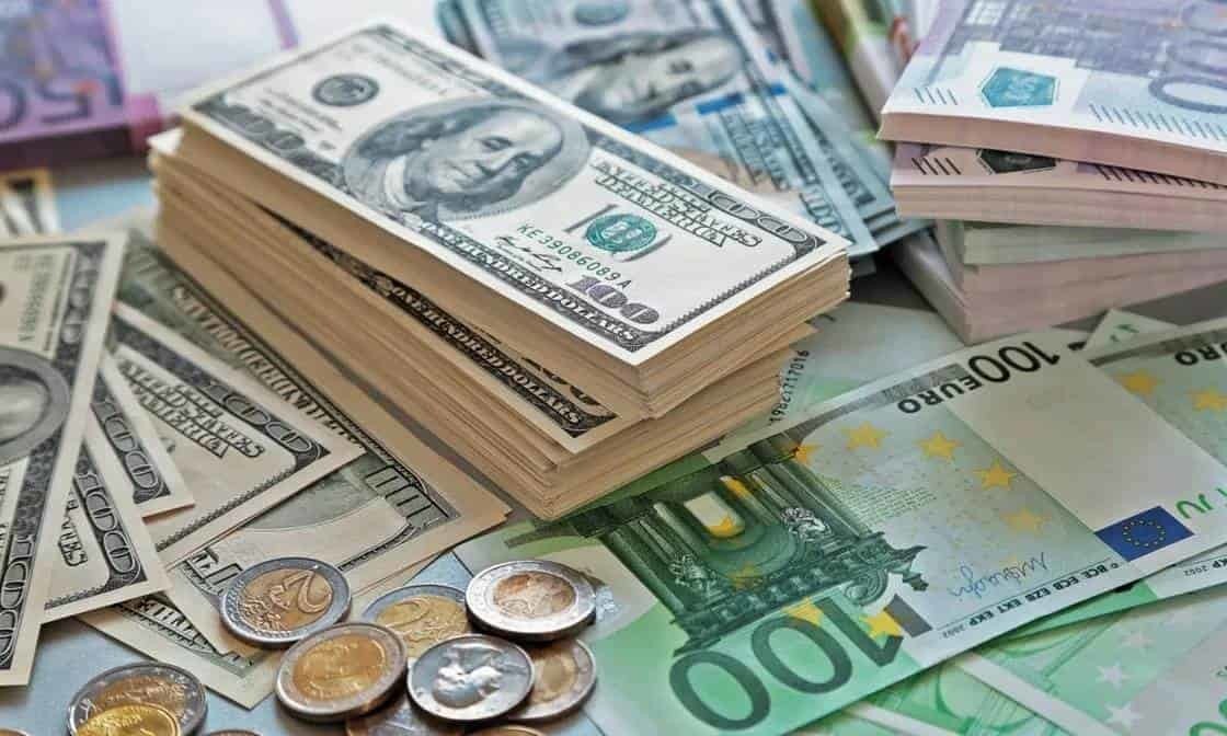 Cae el euro frente al dólar por primera vez en 20 años