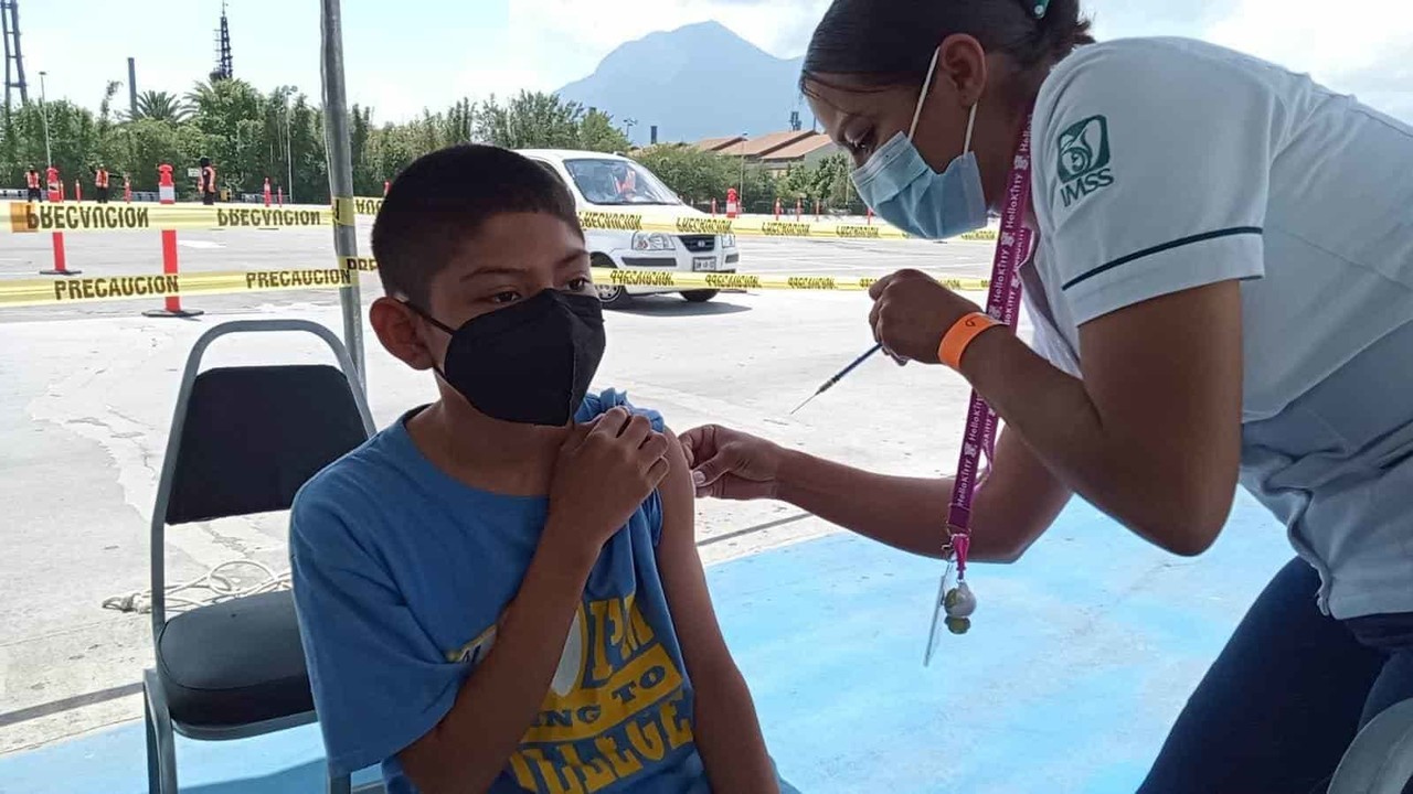 Anuncian vacunación COVID-19 para menores de 12 a 14 años en 12 municipios