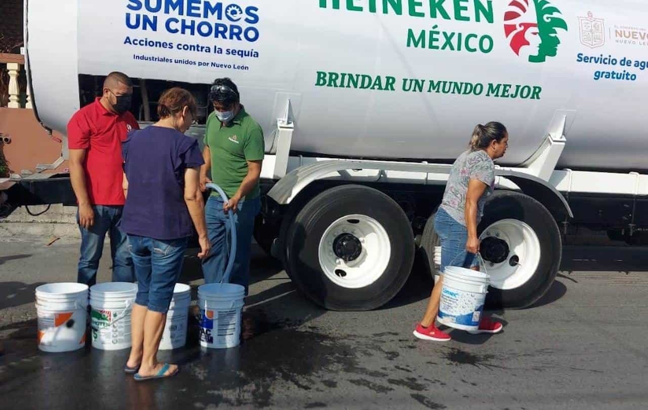 Lleva Heineken agua a vecinos de San Bernabé